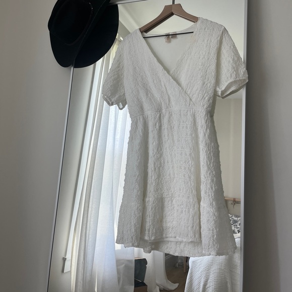 White wrap dress - Picture 1 of 6